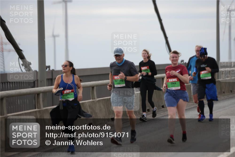03.10.2025 - Köhlbrandbrückenlauf Jannik Wohlers http://msf.ph/oto/9154071 03.10.2025 16:05:10 Position 1 9389, 9402 meine-sportfotos.de