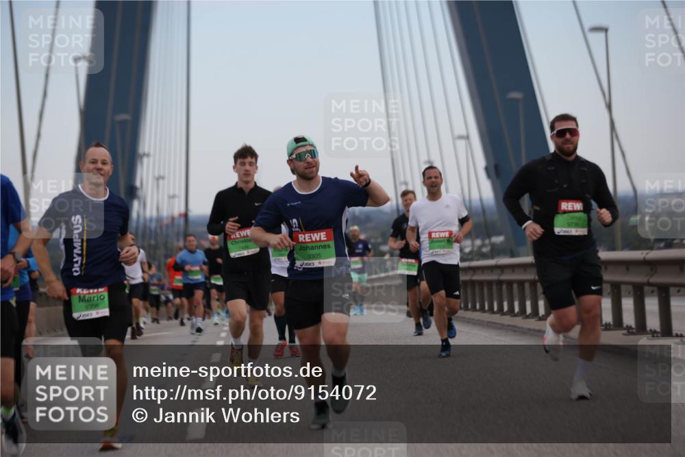 03.10.2025 - Köhlbrandbrückenlauf Jannik Wohlers http://msf.ph/oto/9154072 03.10.2025 15:22:50 Position 1 9906, 9305, 7372 meine-sportfotos.de