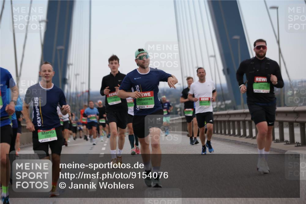 03.10.2025 - Köhlbrandbrückenlauf Jannik Wohlers http://msf.ph/oto/9154076 03.10.2025 15:22:51 Position 1 0, 9306, 9305, 9736 meine-sportfotos.de