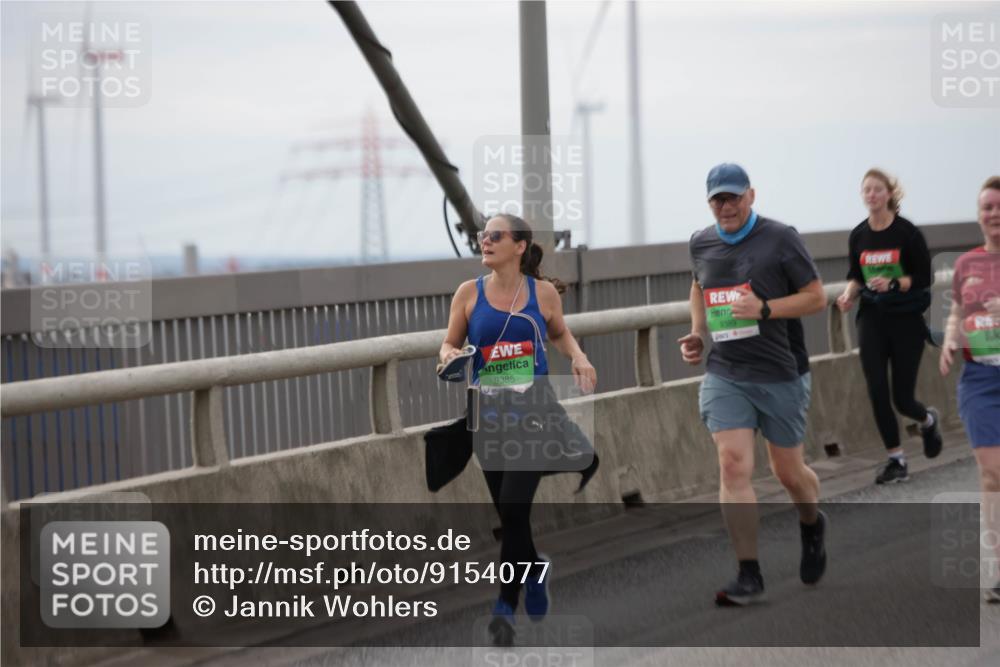 03.10.2025 - Köhlbrandbrückenlauf Jannik Wohlers http://msf.ph/oto/9154077 03.10.2025 16:05:11 Position 1 9389, 9385 meine-sportfotos.de
