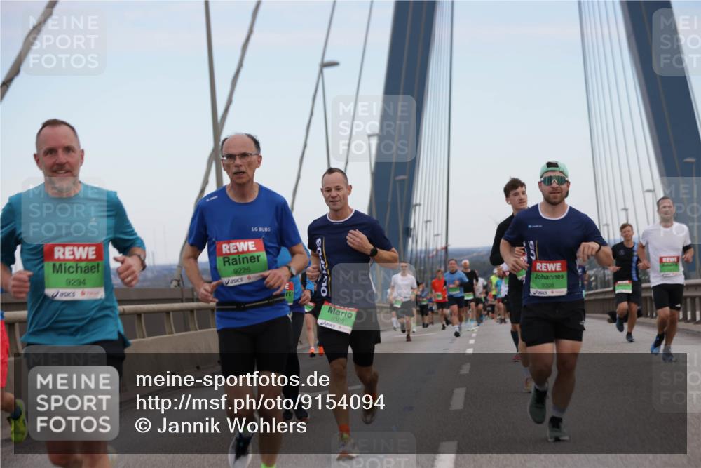03.10.2025 - Köhlbrandbrückenlauf Jannik Wohlers http://msf.ph/oto/9154094 03.10.2025 15:22:52 Position 1 9294, 9226, 9306, 9305 meine-sportfotos.de