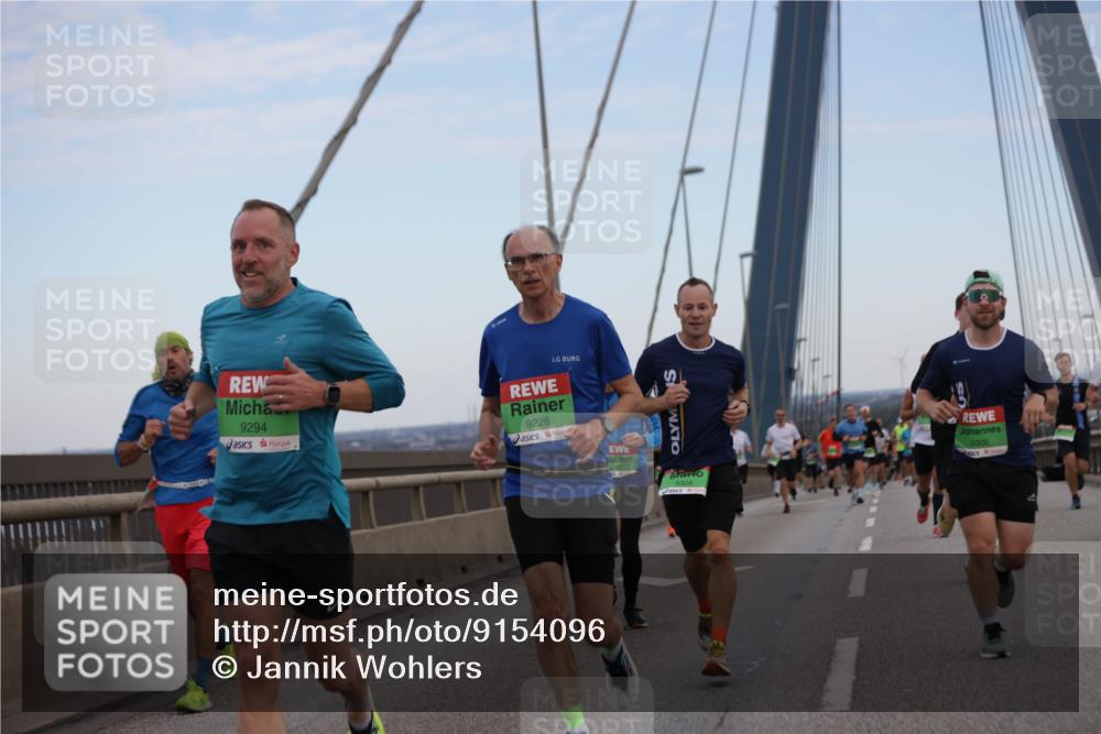 03.10.2025 - Köhlbrandbrückenlauf Jannik Wohlers http://msf.ph/oto/9154096 03.10.2025 15:22:52 Position 1 9294, 9226, 9306, 9305 meine-sportfotos.de
