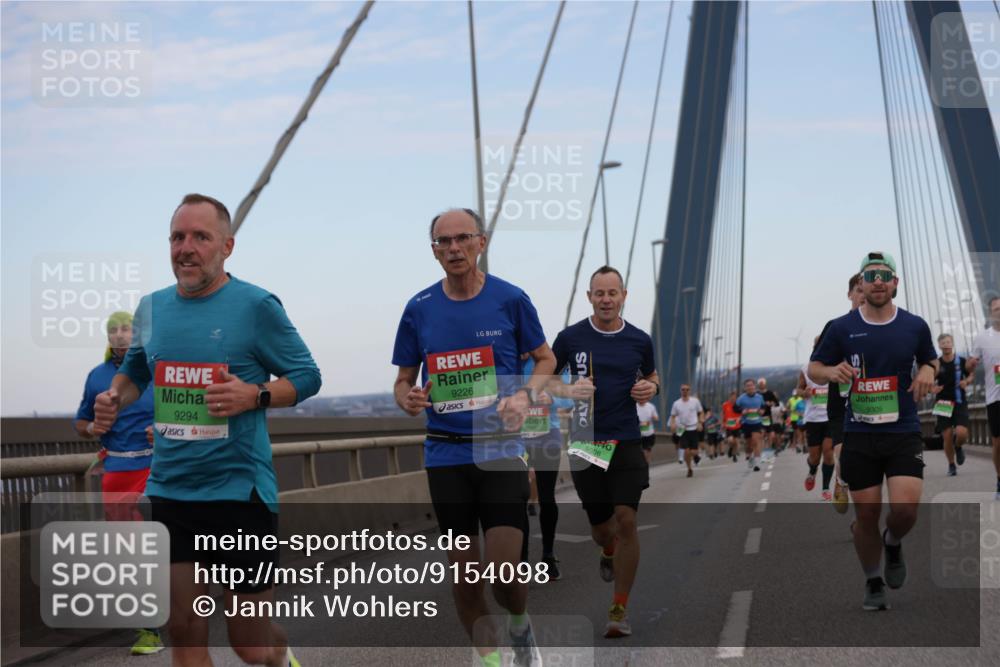 03.10.2025 - Köhlbrandbrückenlauf Jannik Wohlers http://msf.ph/oto/9154098 03.10.2025 15:22:52 Position 1 9294, 9226, 9305 meine-sportfotos.de
