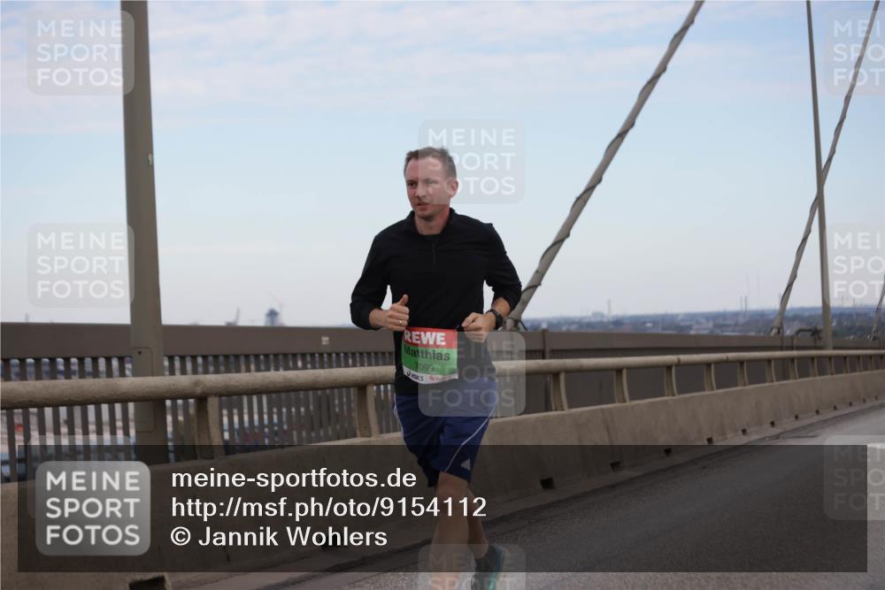 03.10.2025 - Köhlbrandbrückenlauf Jannik Wohlers http://msf.ph/oto/9154112 03.10.2025 15:23:29 Position 1 7099 meine-sportfotos.de
