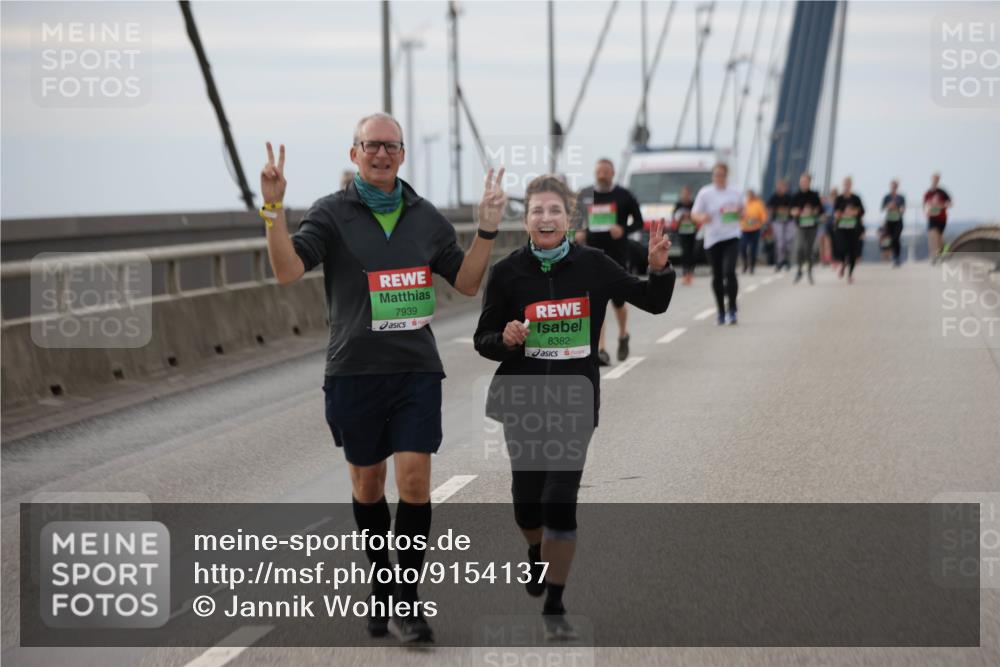 03.10.2025 - Köhlbrandbrückenlauf Jannik Wohlers http://msf.ph/oto/9154137 03.10.2025 16:05:16 Position 1 7939, 8382 meine-sportfotos.de