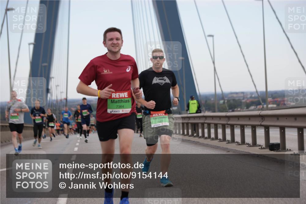 03.10.2025 - Köhlbrandbrückenlauf Jannik Wohlers http://msf.ph/oto/9154144 03.10.2025 15:23:33 Position 1 7364, 7561 meine-sportfotos.de