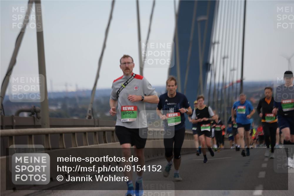 03.10.2025 - Köhlbrandbrückenlauf Jannik Wohlers http://msf.ph/oto/9154152 03.10.2025 15:23:35 Position 1 7172, 7297 meine-sportfotos.de