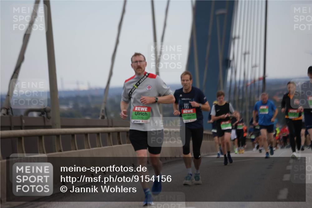 03.10.2025 - Köhlbrandbrückenlauf Jannik Wohlers http://msf.ph/oto/9154156 03.10.2025 15:23:35 Position 1 7172, 7297 meine-sportfotos.de