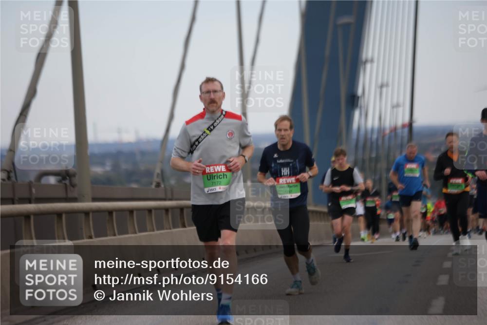 03.10.2025 - Köhlbrandbrückenlauf Jannik Wohlers http://msf.ph/oto/9154166 03.10.2025 15:23:35 Position 1 7172, 7297 meine-sportfotos.de