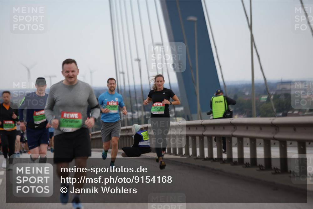 03.10.2025 - Köhlbrandbrückenlauf Jannik Wohlers http://msf.ph/oto/9154168 03.10.2025 15:23:36 Position 1 8995, 7144 meine-sportfotos.de