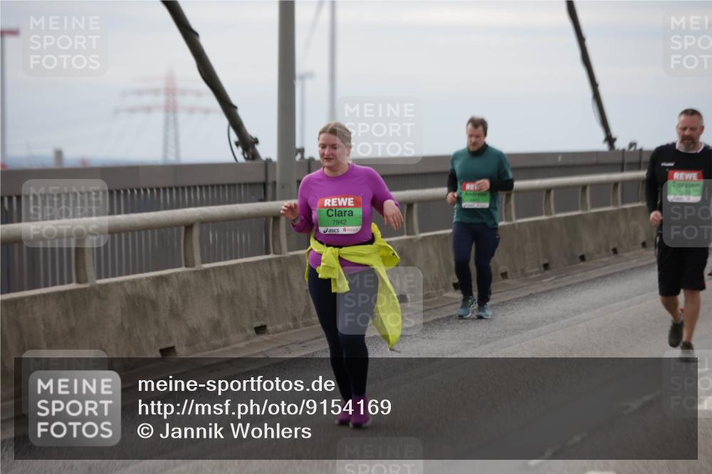 03.10.2025 - Köhlbrandbrückenlauf Jannik Wohlers http://msf.ph/oto/9154169 03.10.2025 16:05:21 Position 1 7942 meine-sportfotos.de