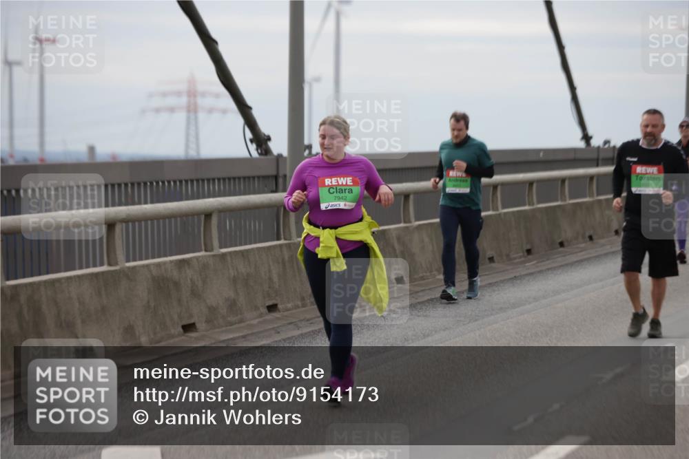 03.10.2025 - Köhlbrandbrückenlauf Jannik Wohlers http://msf.ph/oto/9154173 03.10.2025 16:05:21 Position 1 7942 meine-sportfotos.de
