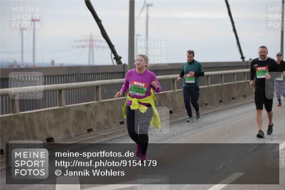 03.10.2025 - Köhlbrandbrückenlauf Jannik Wohlers http://msf.ph/oto/9154179 03.10.2025 16:05:21 Position 1 7942 meine-sportfotos.de