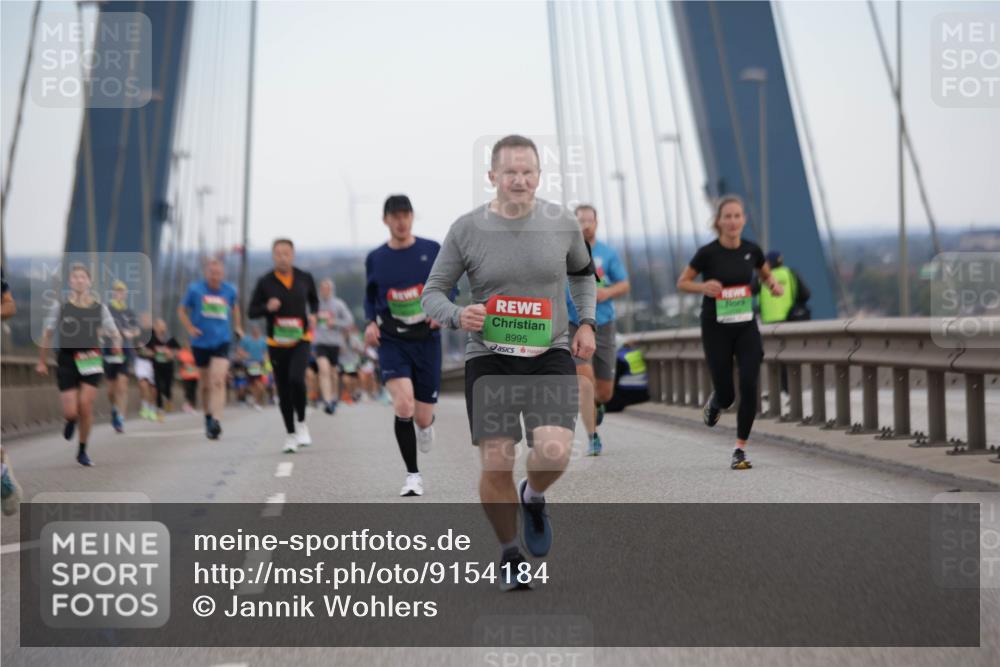 03.10.2025 - Köhlbrandbrückenlauf Jannik Wohlers http://msf.ph/oto/9154184 03.10.2025 15:23:37 Position 1 8995 meine-sportfotos.de
