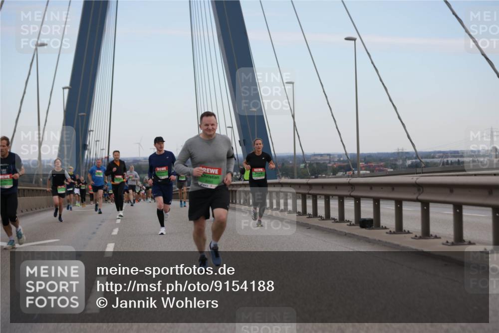 03.10.2025 - Köhlbrandbrückenlauf Jannik Wohlers http://msf.ph/oto/9154188 03.10.2025 15:23:38 Position 1  meine-sportfotos.de