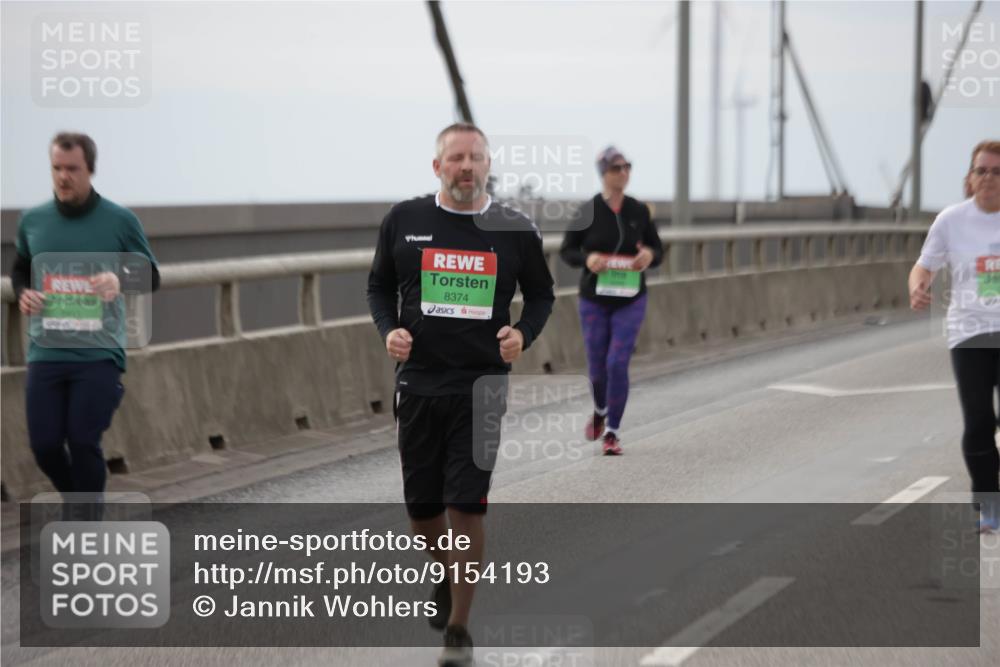 03.10.2025 - Köhlbrandbrückenlauf Jannik Wohlers http://msf.ph/oto/9154193 03.10.2025 16:05:23 Position 1 3411, 8374 meine-sportfotos.de