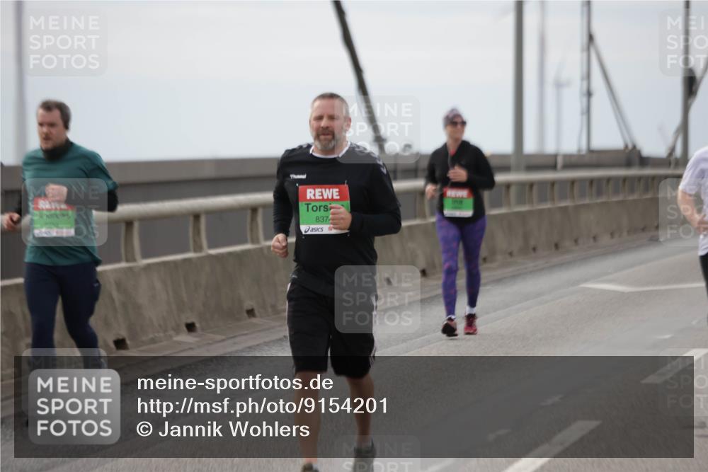 03.10.2025 - Köhlbrandbrückenlauf Jannik Wohlers http://msf.ph/oto/9154201 03.10.2025 16:05:23 Position 1 411, 837 meine-sportfotos.de