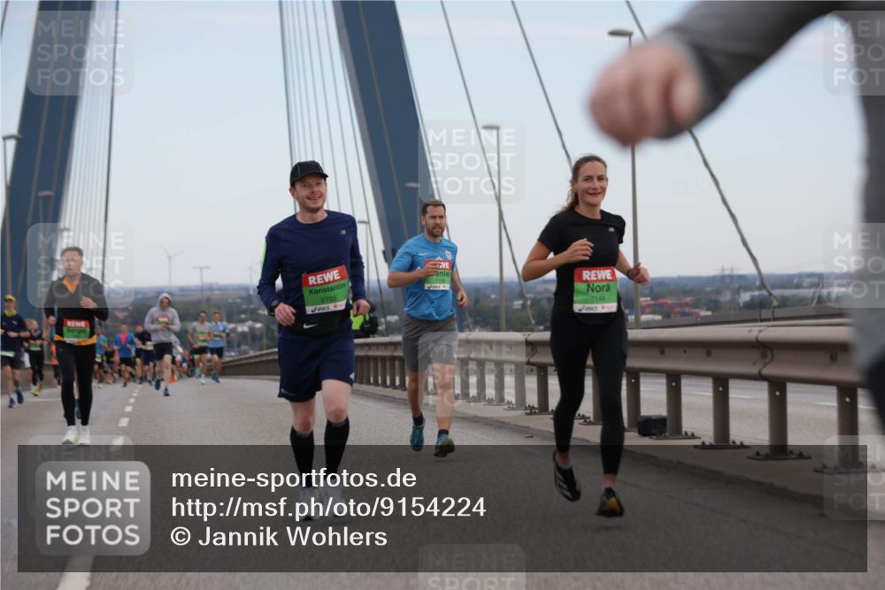 03.10.2025 - Köhlbrandbrückenlauf Jannik Wohlers http://msf.ph/oto/9154224 03.10.2025 15:23:40 Position 1 9103, 7144 meine-sportfotos.de