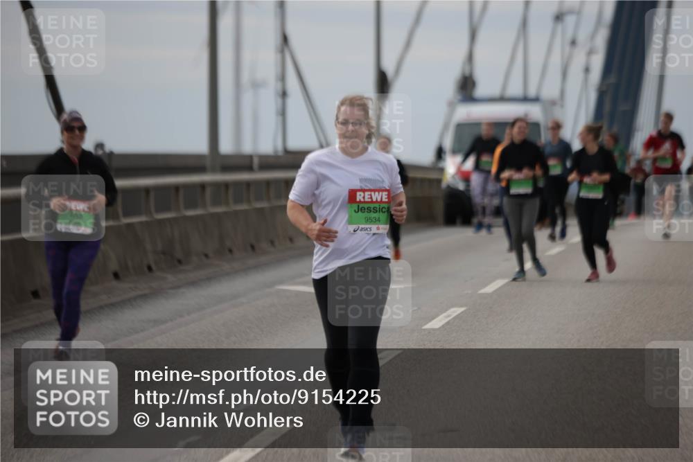 03.10.2025 - Köhlbrandbrückenlauf Jannik Wohlers http://msf.ph/oto/9154225 03.10.2025 16:05:24 Position 1 9534 meine-sportfotos.de