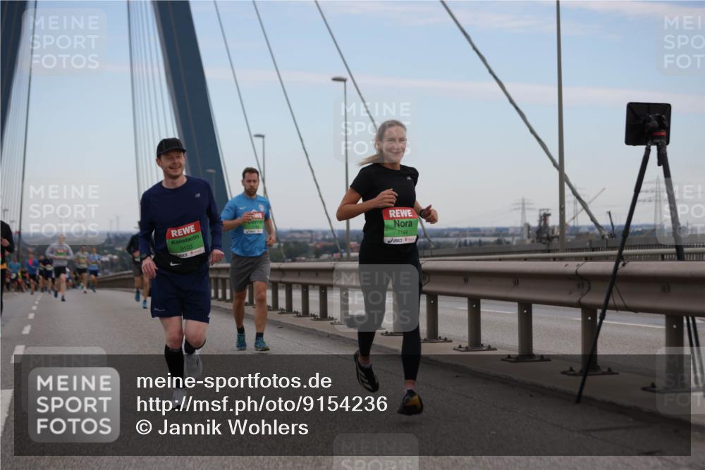 03.10.2025 - Köhlbrandbrückenlauf Jannik Wohlers http://msf.ph/oto/9154236 03.10.2025 15:23:41 Position 1 9103, 7144 meine-sportfotos.de