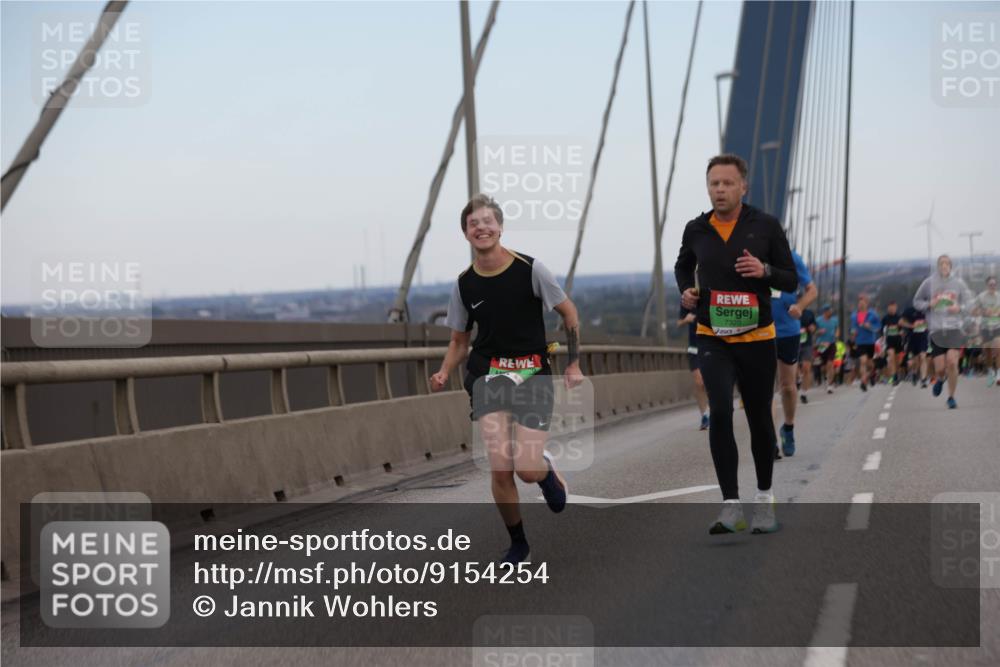 03.10.2025 - Köhlbrandbrückenlauf Jannik Wohlers http://msf.ph/oto/9154254 03.10.2025 15:23:43 Position 1 7320 meine-sportfotos.de