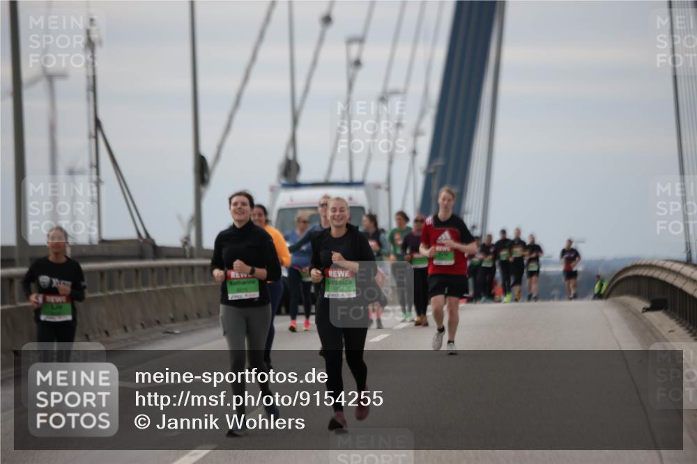 03.10.2025 - Köhlbrandbrückenlauf Jannik Wohlers http://msf.ph/oto/9154255 03.10.2025 16:05:28 Position 1 8515, 8527 meine-sportfotos.de
