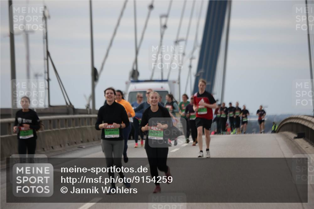 03.10.2025 - Köhlbrandbrückenlauf Jannik Wohlers http://msf.ph/oto/9154259 03.10.2025 16:05:29 Position 1 8515, 8527 meine-sportfotos.de