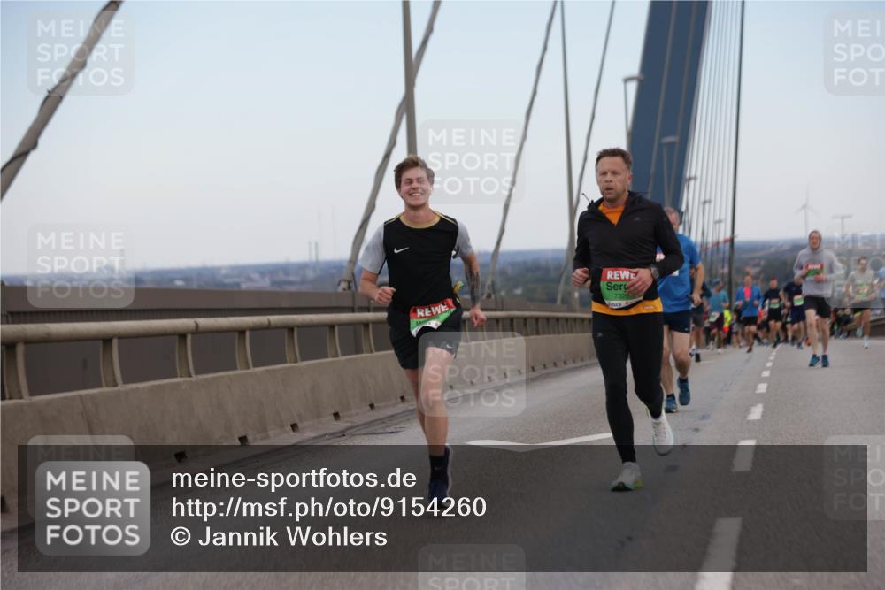 03.10.2025 - Köhlbrandbrückenlauf Jannik Wohlers http://msf.ph/oto/9154260 03.10.2025 15:23:43 Position 1 7320 meine-sportfotos.de