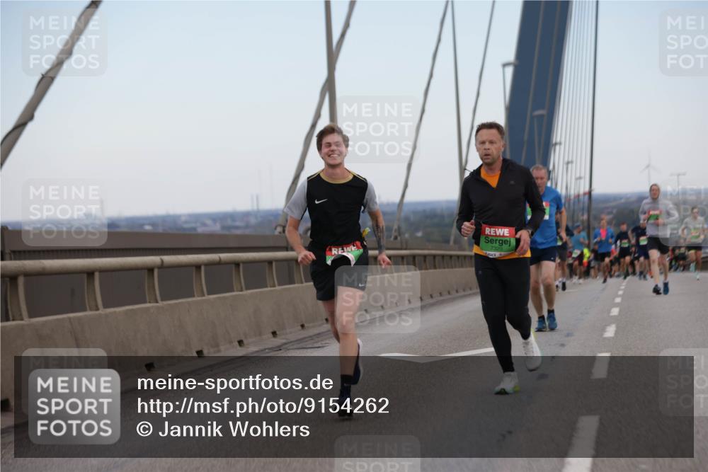 03.10.2025 - Köhlbrandbrückenlauf Jannik Wohlers http://msf.ph/oto/9154262 03.10.2025 15:23:43 Position 1 7320 meine-sportfotos.de