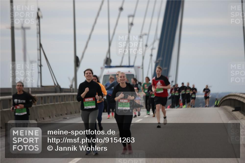 03.10.2025 - Köhlbrandbrückenlauf Jannik Wohlers http://msf.ph/oto/9154263 03.10.2025 16:05:29 Position 1 8515, 8527 meine-sportfotos.de