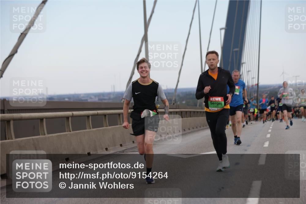 03.10.2025 - Köhlbrandbrückenlauf Jannik Wohlers http://msf.ph/oto/9154264 03.10.2025 15:23:43 Position 1 7320 meine-sportfotos.de