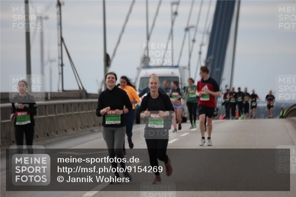 03.10.2025 - Köhlbrandbrückenlauf Jannik Wohlers http://msf.ph/oto/9154269 03.10.2025 16:05:29 Position 1 8515, 8527 meine-sportfotos.de