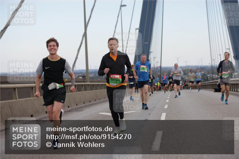 03.10.2025 - Köhlbrandbrückenlauf Jannik Wohlers http://msf.ph/oto/9154270 03.10.2025 15:23:44 Position 1 7320 meine-sportfotos.de