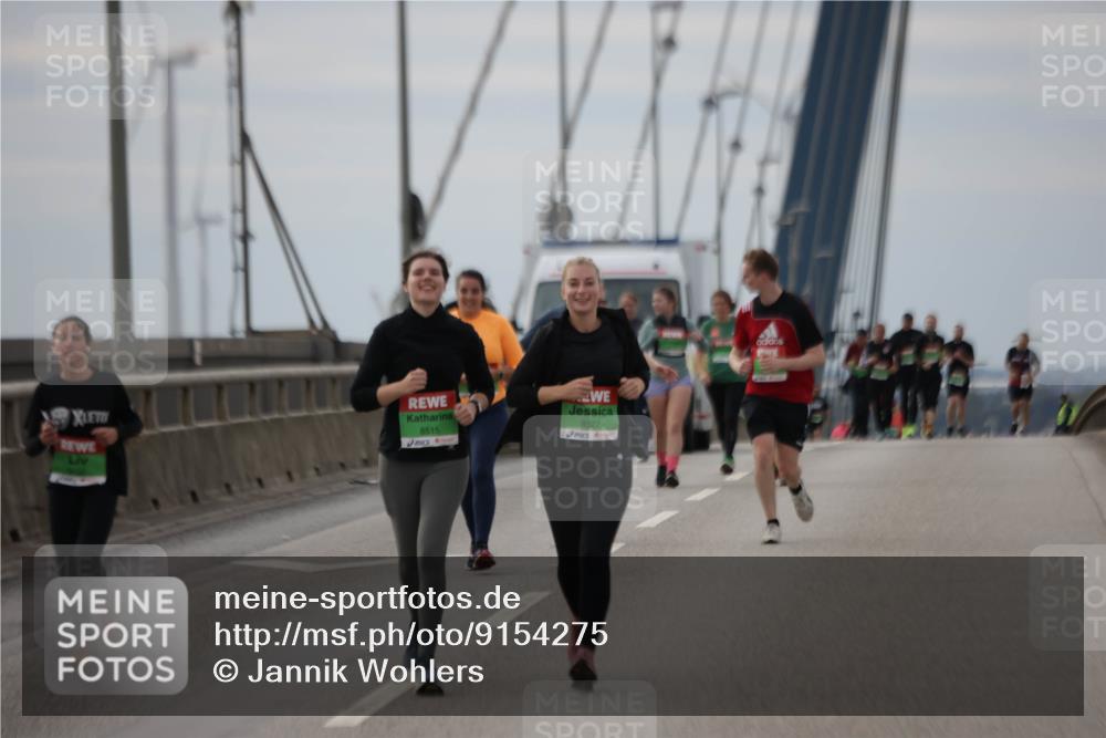 03.10.2025 - Köhlbrandbrückenlauf Jannik Wohlers http://msf.ph/oto/9154275 03.10.2025 16:05:30 Position 1 8515, 8527 meine-sportfotos.de
