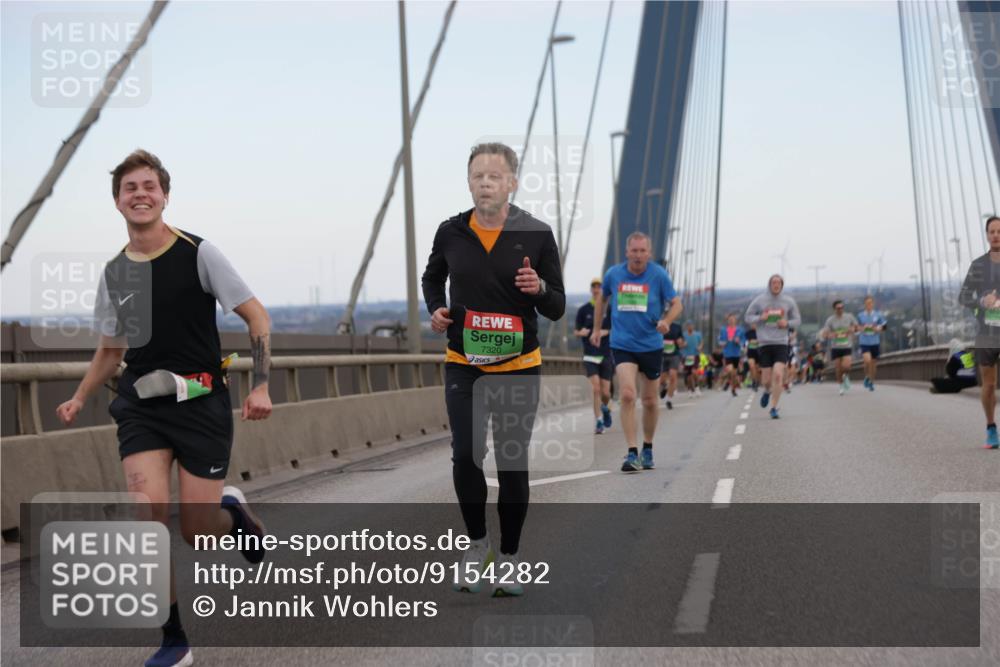 03.10.2025 - Köhlbrandbrückenlauf Jannik Wohlers http://msf.ph/oto/9154282 03.10.2025 15:23:44 Position 1 7320 meine-sportfotos.de