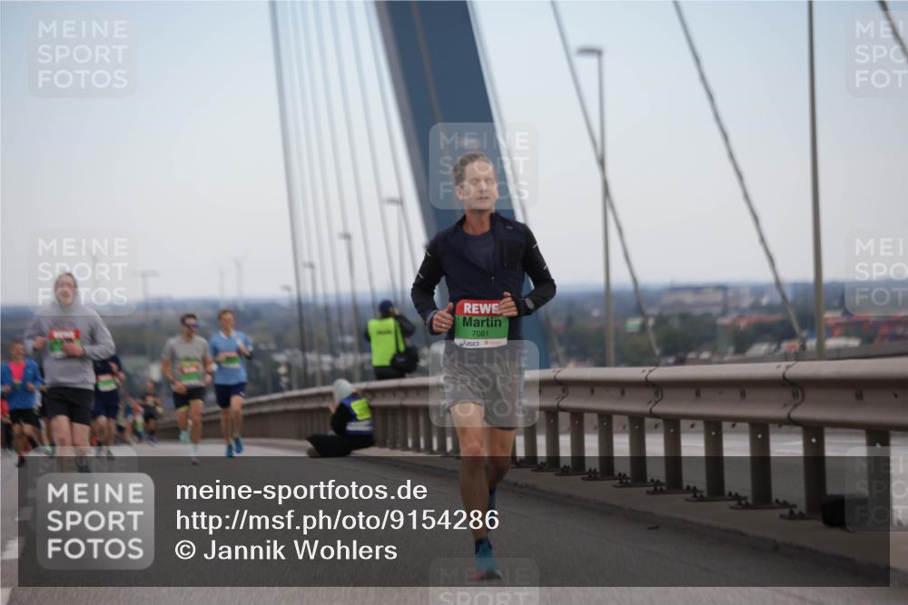 03.10.2025 - Köhlbrandbrückenlauf Jannik Wohlers http://msf.ph/oto/9154286 03.10.2025 15:23:45 Position 1 7081 meine-sportfotos.de