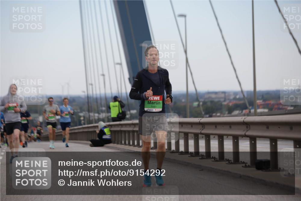 03.10.2025 - Köhlbrandbrückenlauf Jannik Wohlers http://msf.ph/oto/9154292 03.10.2025 15:23:45 Position 1 7081 meine-sportfotos.de
