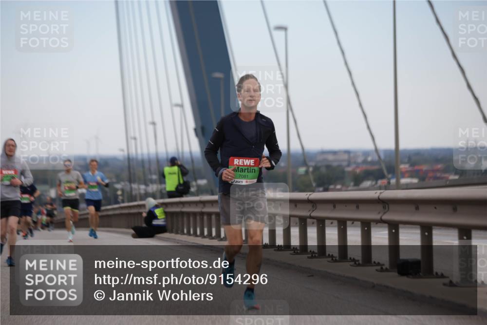 03.10.2025 - Köhlbrandbrückenlauf Jannik Wohlers http://msf.ph/oto/9154296 03.10.2025 15:23:45 Position 1 7081 meine-sportfotos.de