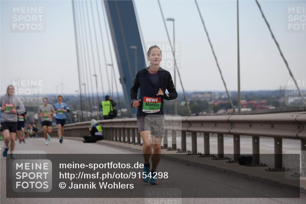 03.10.2025 - Köhlbrandbrückenlauf Jannik Wohlers http://msf.ph/oto/9154298 03.10.2025 15:23:45 Position 1 7081 meine-sportfotos.de