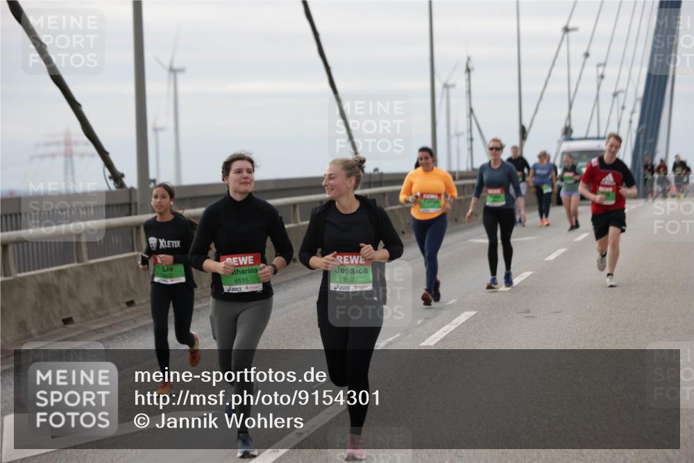 03.10.2025 - Köhlbrandbrückenlauf Jannik Wohlers http://msf.ph/oto/9154301 03.10.2025 16:05:35 Position 1 9432, 8515, 8527 meine-sportfotos.de