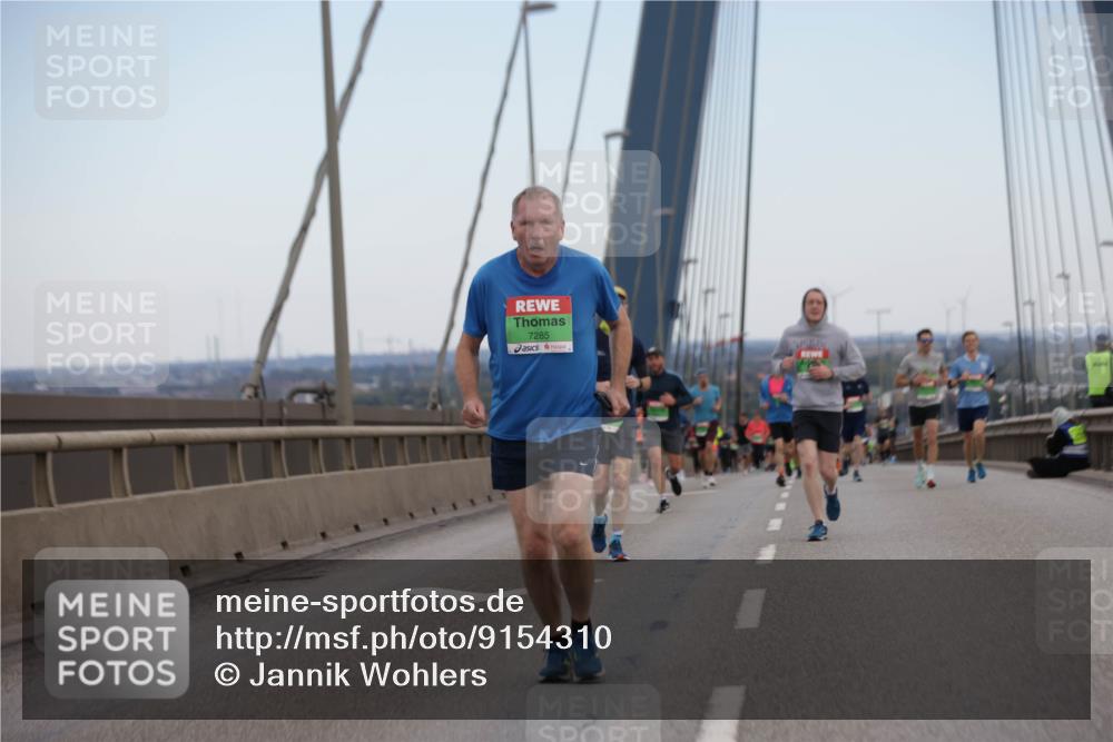 03.10.2025 - Köhlbrandbrückenlauf Jannik Wohlers http://msf.ph/oto/9154310 03.10.2025 15:23:46 Position 1 7285 meine-sportfotos.de