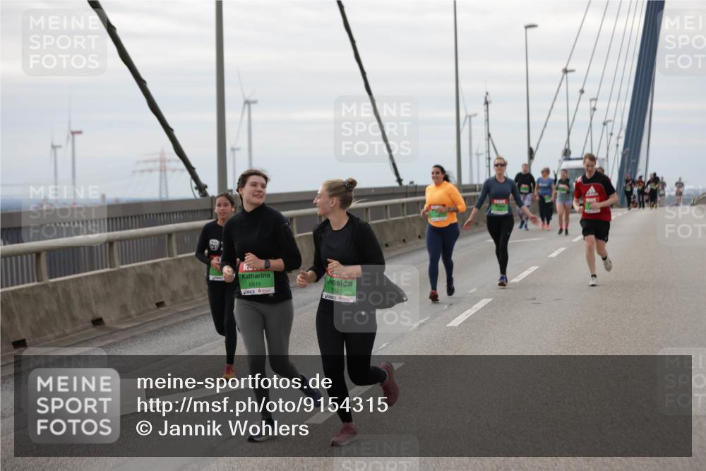 03.10.2025 - Köhlbrandbrückenlauf Jannik Wohlers http://msf.ph/oto/9154315 03.10.2025 16:05:35 Position 1 8515, 8527 meine-sportfotos.de