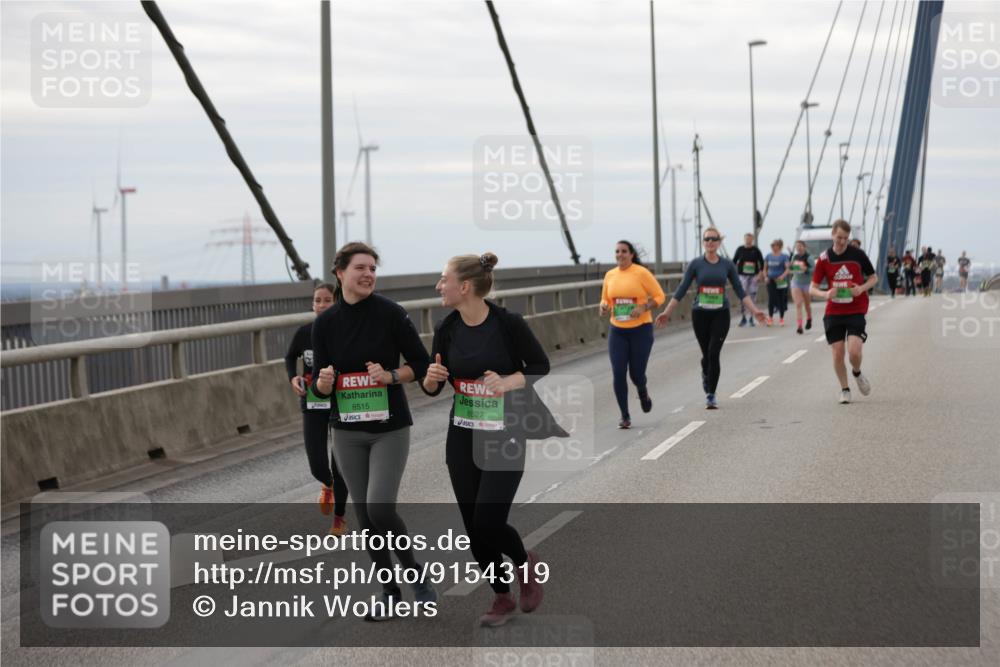 03.10.2025 - Köhlbrandbrückenlauf Jannik Wohlers http://msf.ph/oto/9154319 03.10.2025 16:05:35 Position 1 8515, 8527 meine-sportfotos.de