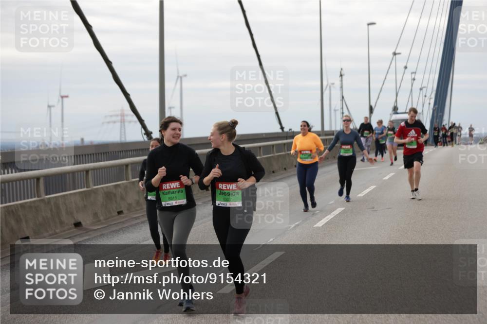 03.10.2025 - Köhlbrandbrückenlauf Jannik Wohlers http://msf.ph/oto/9154321 03.10.2025 16:05:35 Position 1 8515, 8527 meine-sportfotos.de