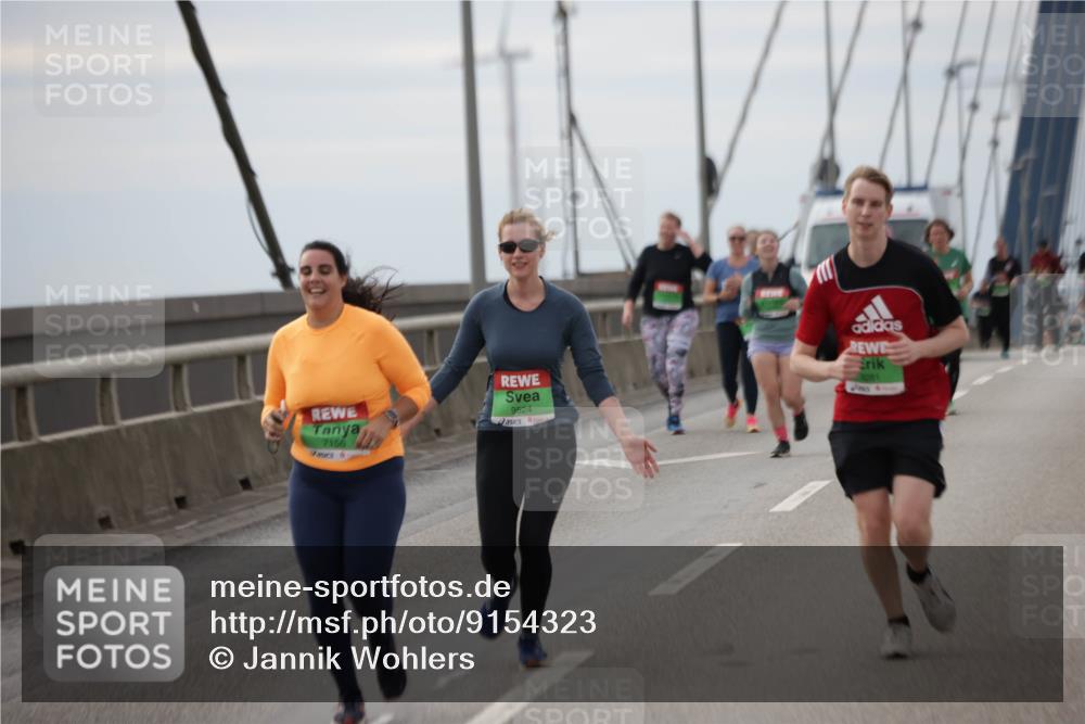 03.10.2025 - Köhlbrandbrückenlauf Jannik Wohlers http://msf.ph/oto/9154323 03.10.2025 16:05:36 Position 1 7156, 9524 meine-sportfotos.de
