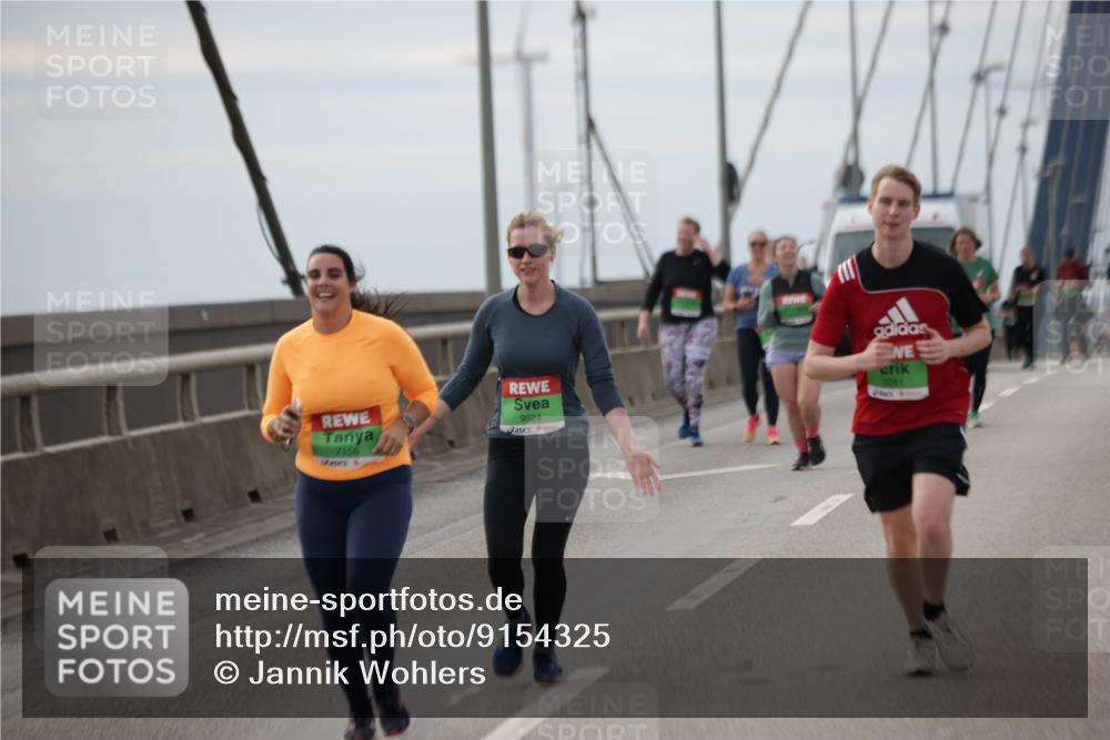 03.10.2025 - Köhlbrandbrückenlauf Jannik Wohlers http://msf.ph/oto/9154325 03.10.2025 16:05:36 Position 1 7156, 9524, 9281 meine-sportfotos.de