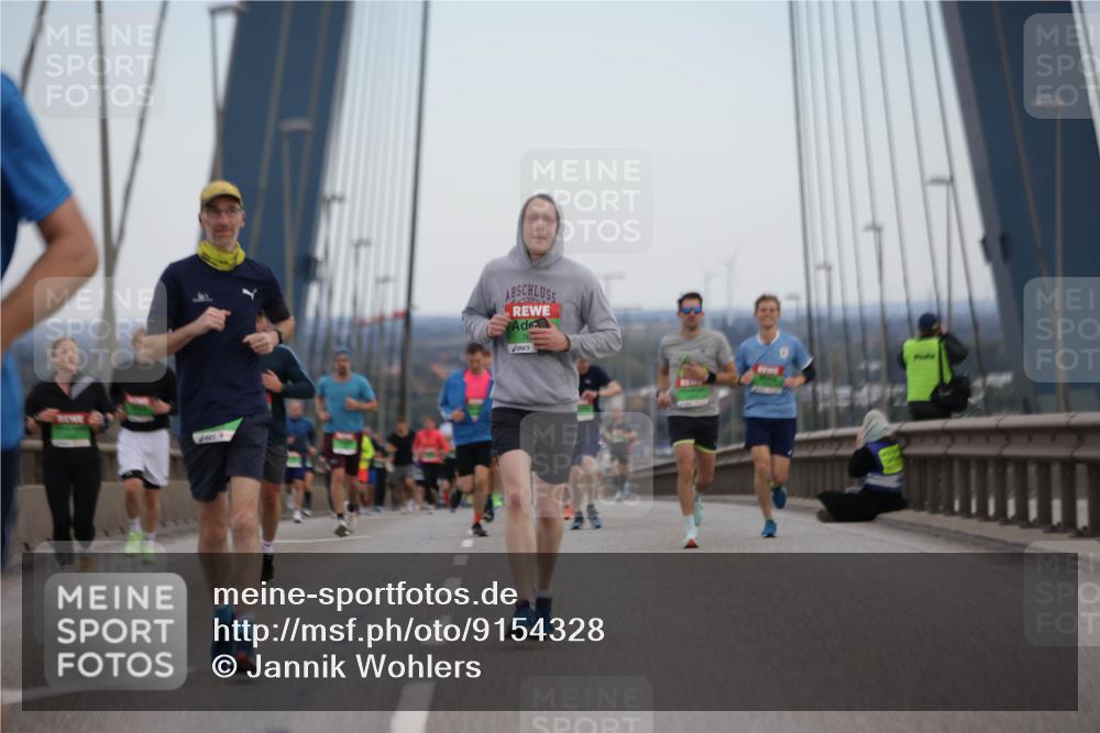 03.10.2025 - Köhlbrandbrückenlauf Jannik Wohlers http://msf.ph/oto/9154328 03.10.2025 15:23:48 Position 1  meine-sportfotos.de