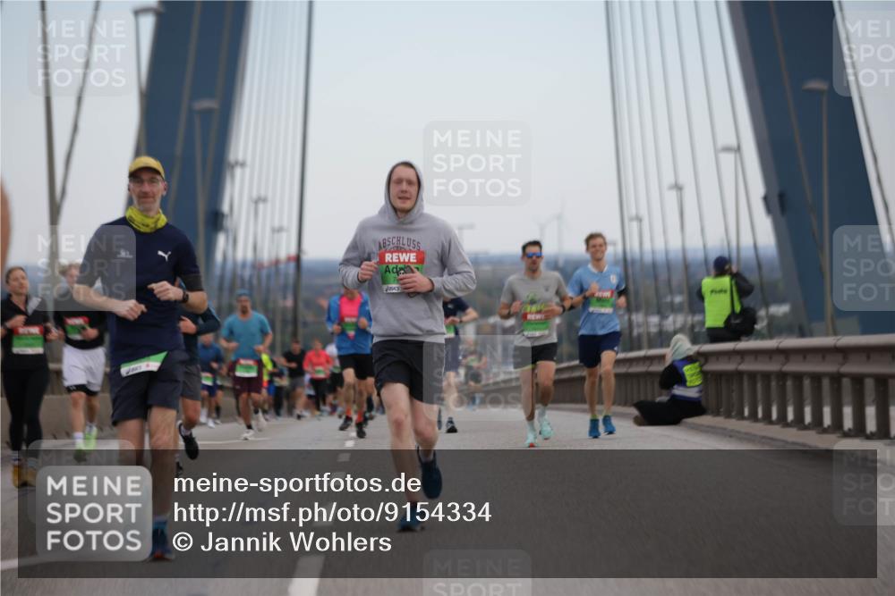 03.10.2025 - Köhlbrandbrückenlauf Jannik Wohlers http://msf.ph/oto/9154334 03.10.2025 15:23:48 Position 1  meine-sportfotos.de