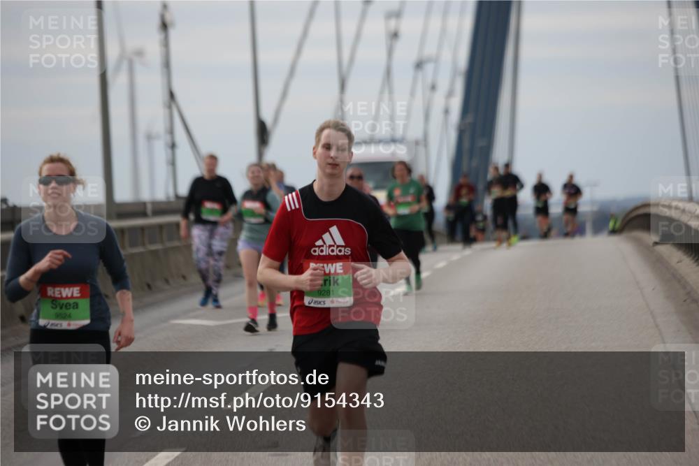 03.10.2025 - Köhlbrandbrückenlauf Jannik Wohlers http://msf.ph/oto/9154343 03.10.2025 16:05:37 Position 1 9524, 9281 meine-sportfotos.de