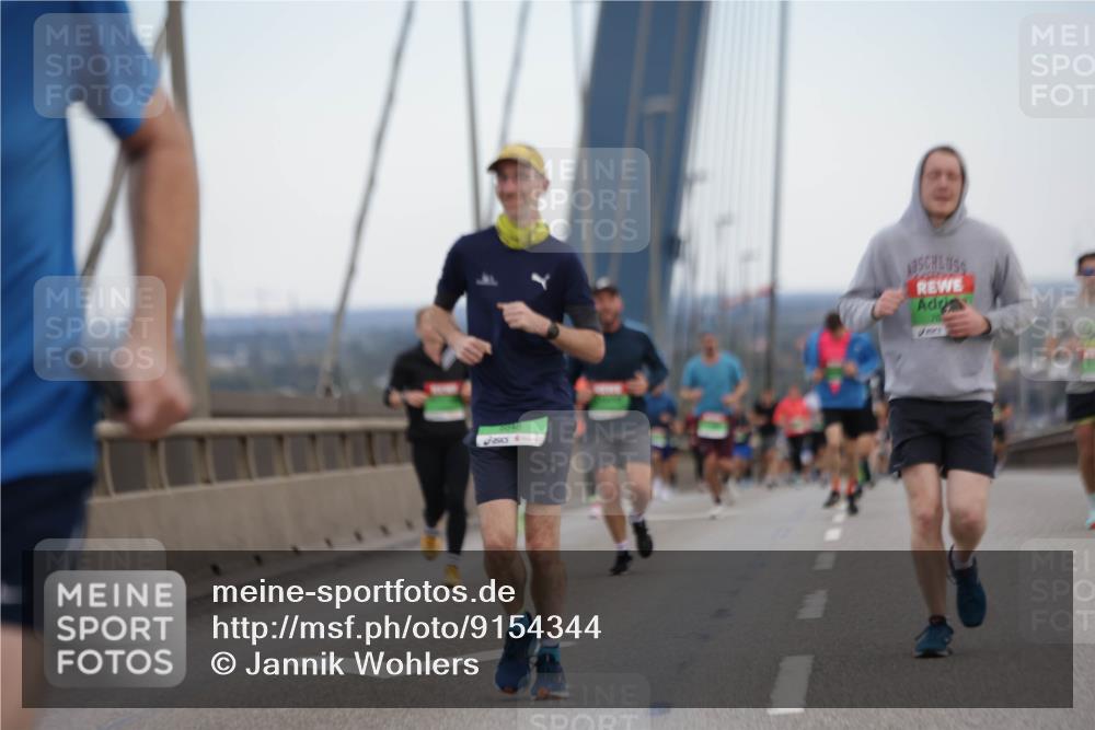 03.10.2025 - Köhlbrandbrückenlauf Jannik Wohlers http://msf.ph/oto/9154344 03.10.2025 15:23:49 Position 1 8848 meine-sportfotos.de